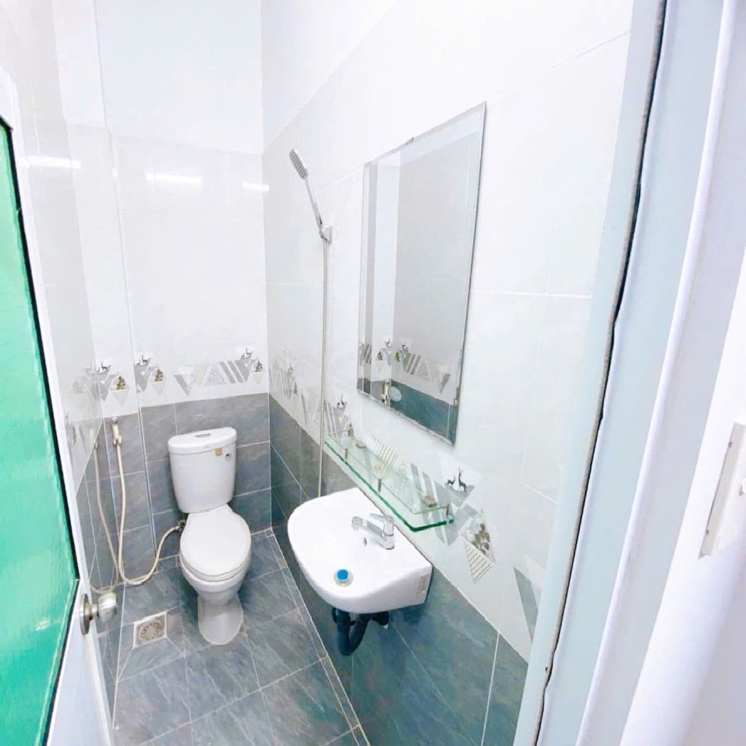 Bán nhà QUẬN 10 - hẻm Ô tô Cách Mạng Tháng Tám - 3.9 x 11 m - Giá 8.9 tỷ - Ảnh 2
